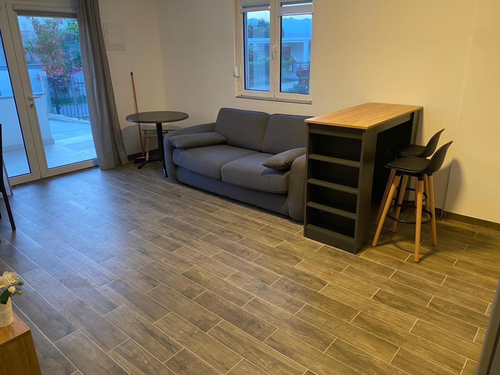 Adla Apartmani 울친 외부 사진