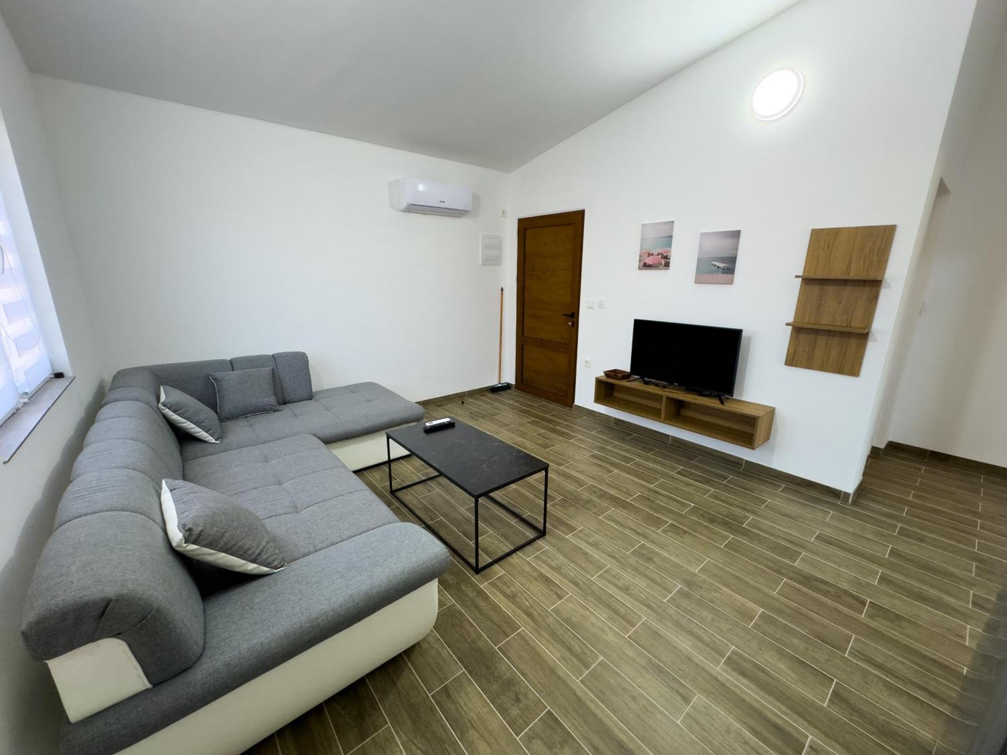Adla Apartmani 울친 외부 사진