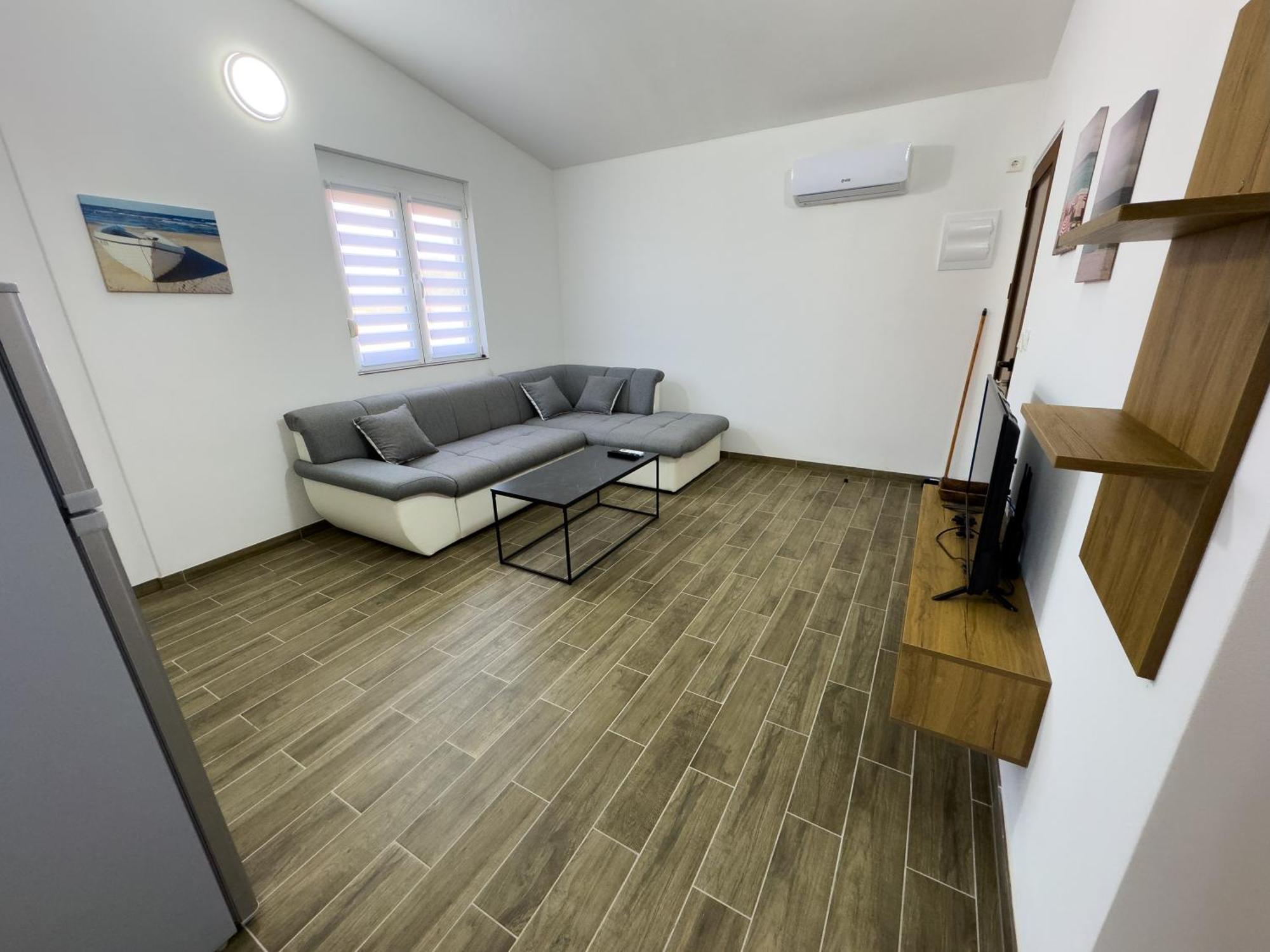 Adla Apartmani 울친 외부 사진