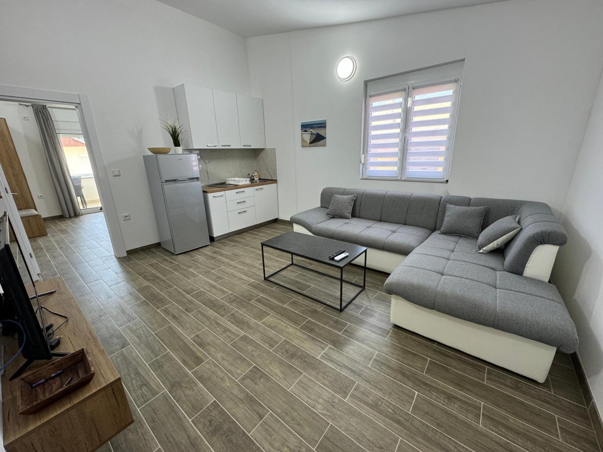 Adla Apartmani 울친 외부 사진